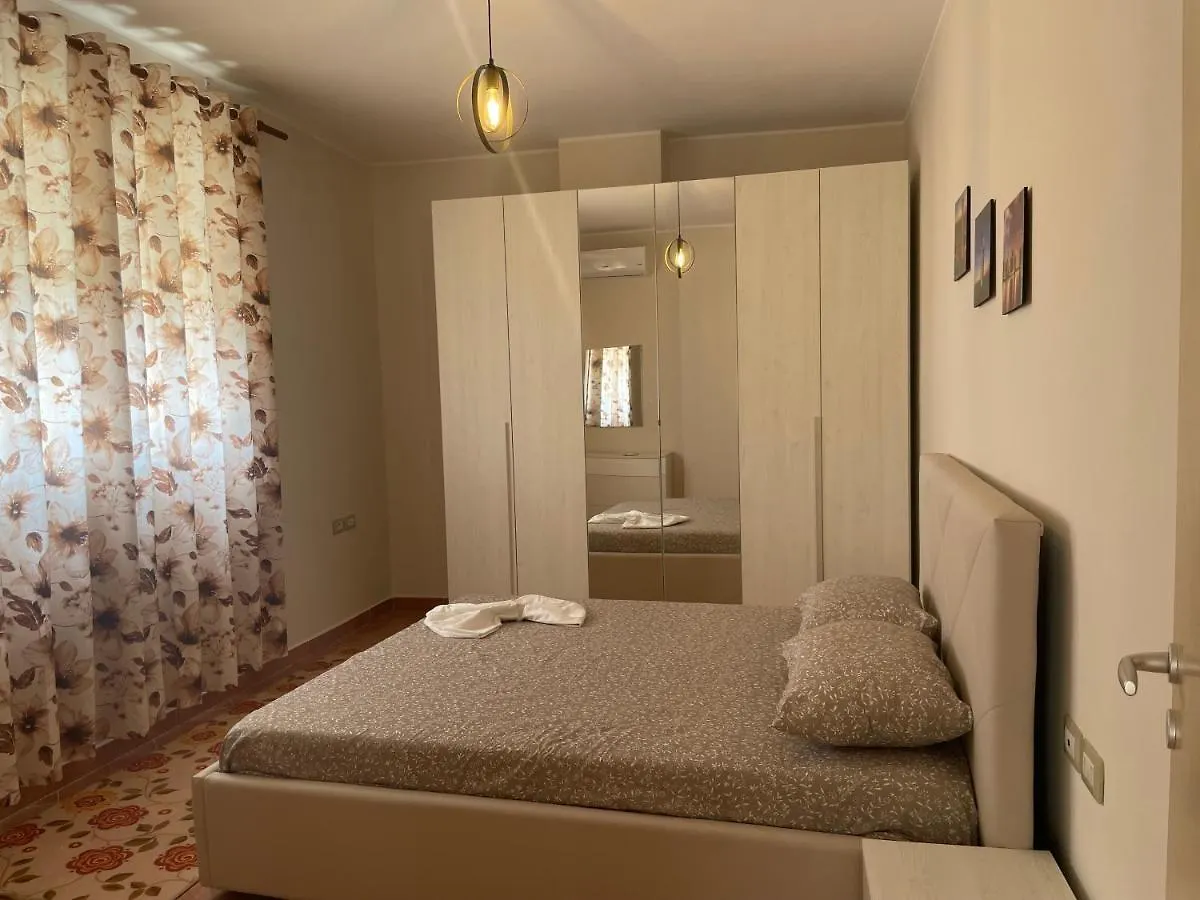 Modern Beach View Apartment, Vlorë