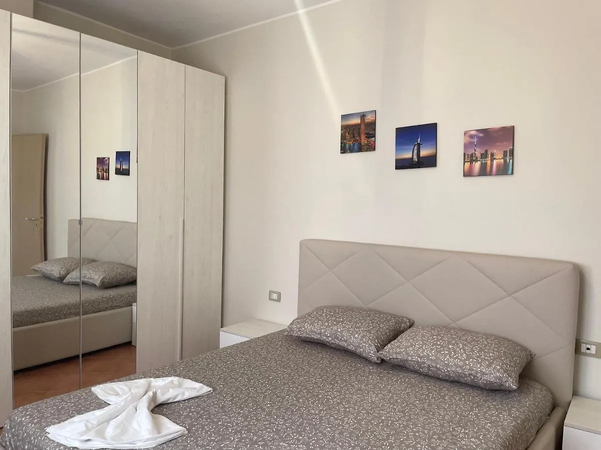 Modern Beach View Apartment, Vlorë